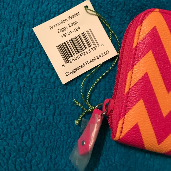 Vera Bradley Accordion Wallet Ziggy Zags - Picture 2 of 3